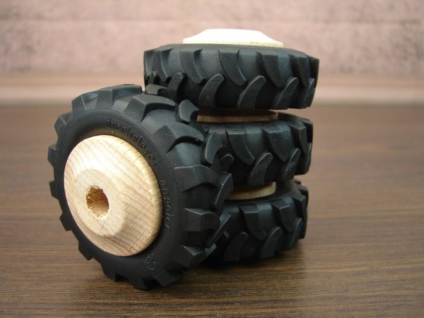 4 Holzräder mit Traktor-Profilgummi Ø 60 mm
