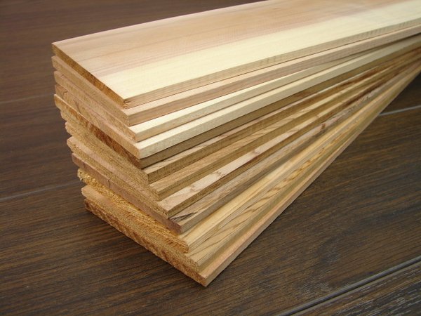 1kg Bastelholz Western Red Cedar 360-400 x 90 x 9 mm